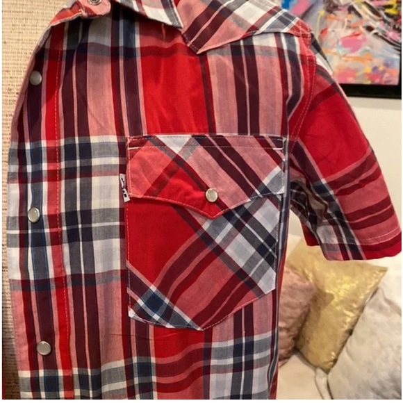 Vintage Levi’s Short Sleeve Pearl Snap Button-Up Shirt - Picture 3 of 13